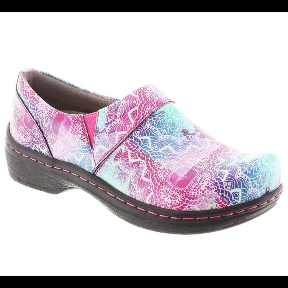 Klogs nursing shoes